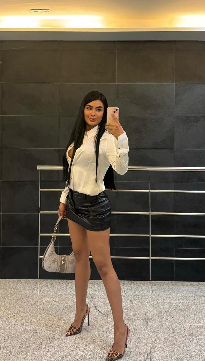 Escort - BUGATTI - Ibiza Tops